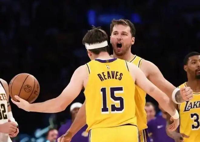 湖人加时绝杀掘金 东契奇与斯马特联手逆转