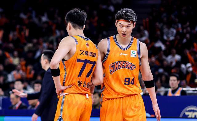 深圳男篮大胜浙江广厦，上海男篮锁定常规赛冠