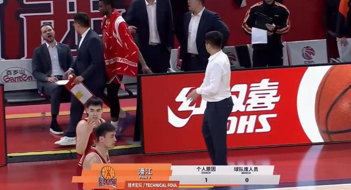 深圳客场力克山西豪取11连胜 王浩然砍33分引领逆