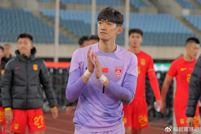 颜骏凌成国足八朝元老 十年坚守铸就门将传奇